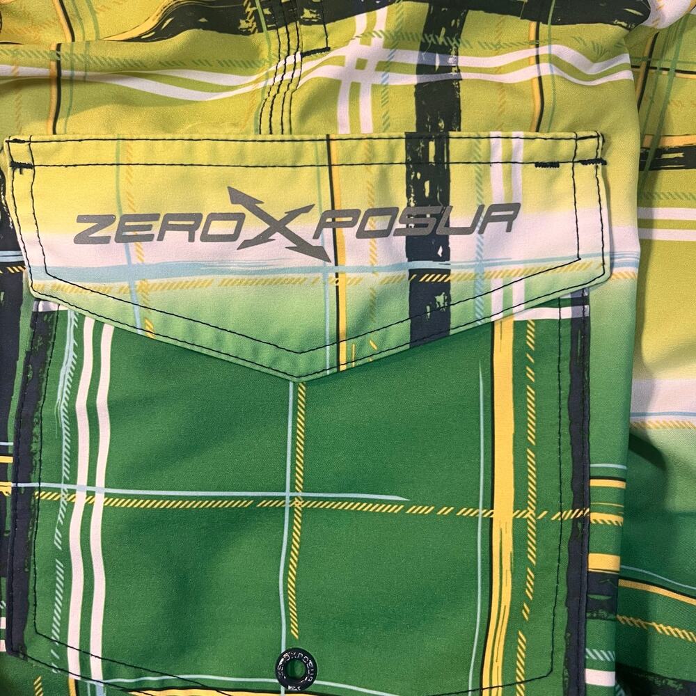 Zero Posur men’s swim trunks size XL